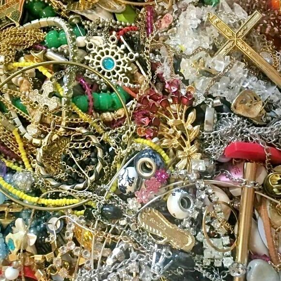 HUGE 4 LB Vintage 2 Modern PREMIUM JEWELRY MYSTERY BOX Lot- MOSTLY wearable - Picture 12 of 14